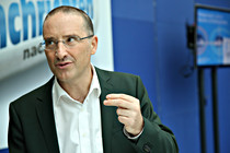 103.JPG