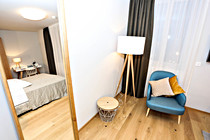 J-R_0000-10.jpg