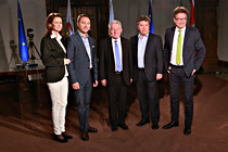 001.JPG