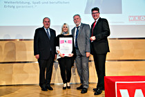 versicherung_028_PERO9135.jpg