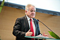 oeaabfcg_006.jpg