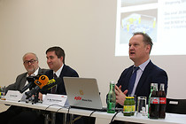 pressekonferenz021.jpg