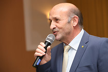 JR__7100.jpg