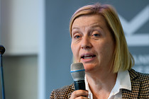 a_biz_up_0199.jpg