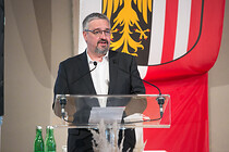 008IMG_1982.jpg