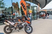 ktm_motohall_0002.jpg