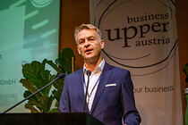 biz_up_0009.jpg