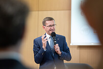 002IMG_2076.jpg