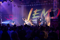 002IMG_0832.jpg