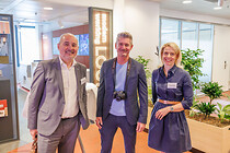 hr_lounge_canon_018.jpg