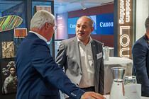hr_lounge_canon_023.jpg
