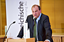 32ML1_6899.jpg