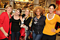 LadiesLounge004.JPG